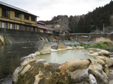 川の中の露天風呂「ガニ湯」